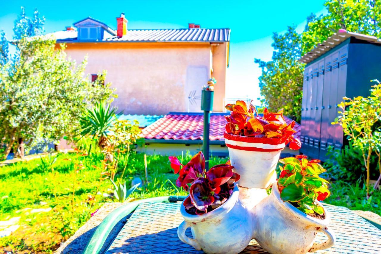 Apartman Vacation Grill & Chill With 350m2 Garden With Bbq *