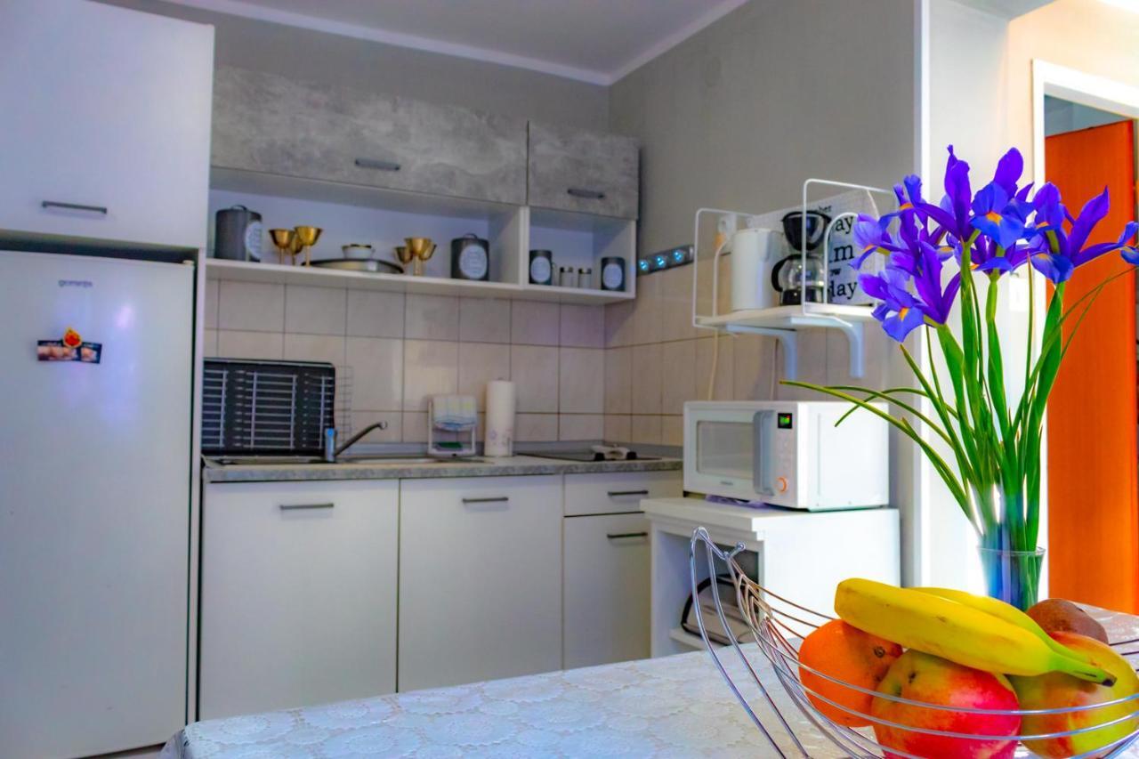 Vacation Grill & Chill With 350m2 Garden With Bbq Apartamento Novi Vinodolski